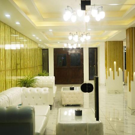 Hotel Mustang Holiday Inn Kathmandu Exterior photo