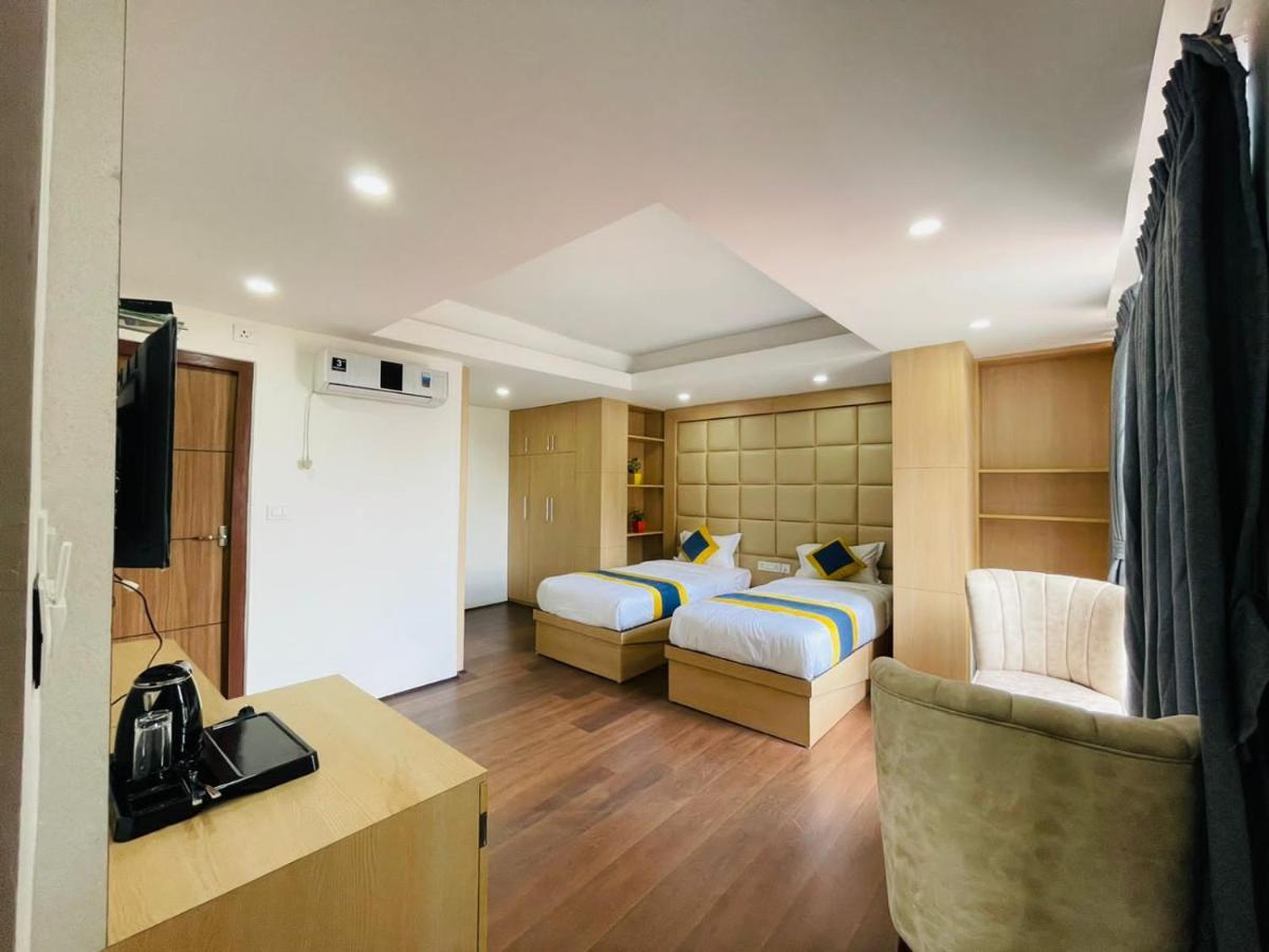 Hotel Mustang Holiday Inn Kathmandu Exterior photo