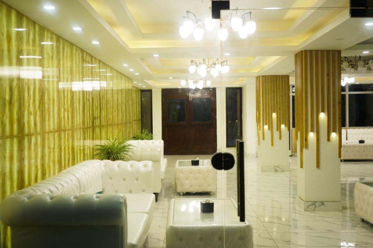 Hotel Mustang Holiday Inn Kathmandu Exterior photo