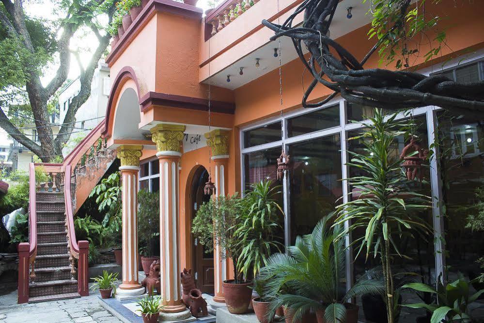 Hotel Mustang Holiday Inn Kathmandu Exterior photo