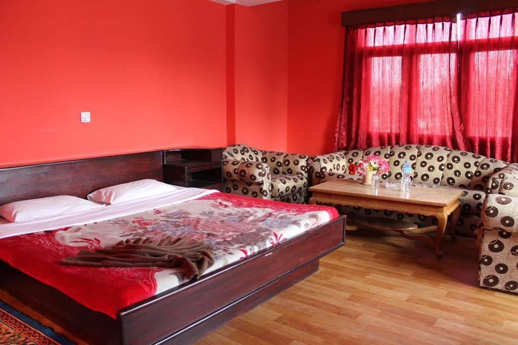 Hotel Mustang Holiday Inn Kathmandu Exterior photo