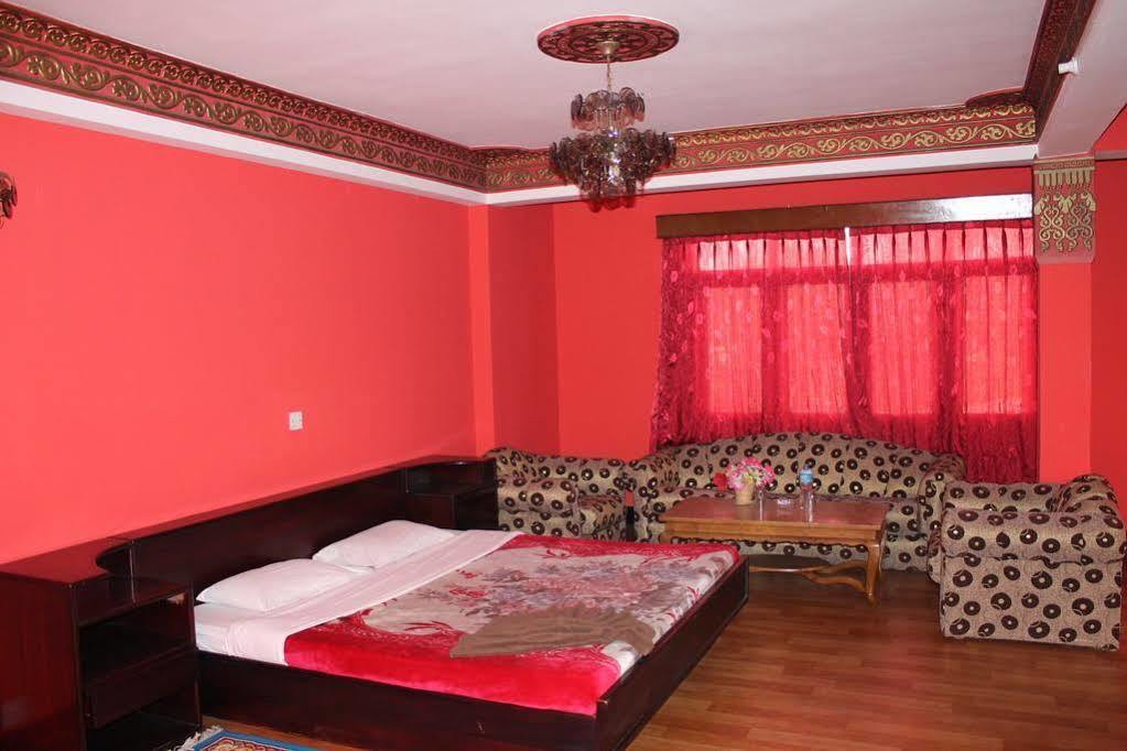 Hotel Mustang Holiday Inn Kathmandu Exterior photo