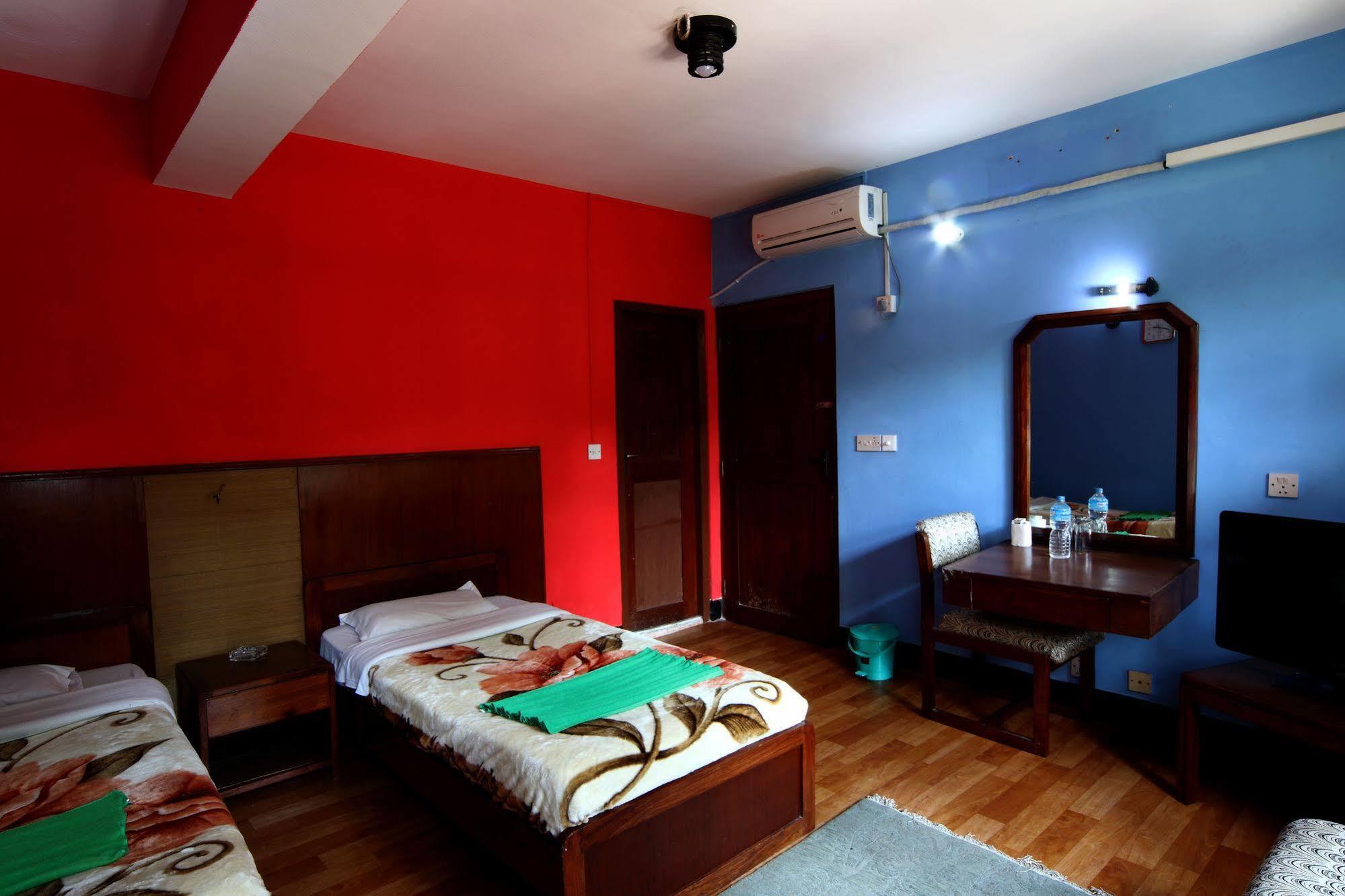 Hotel Mustang Holiday Inn Kathmandu Exterior photo